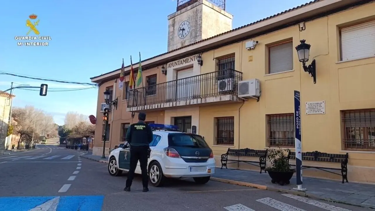 Detenido en Pioz (Guadalajara) por repostar un coche fraudulentamente con una matrícula falsa