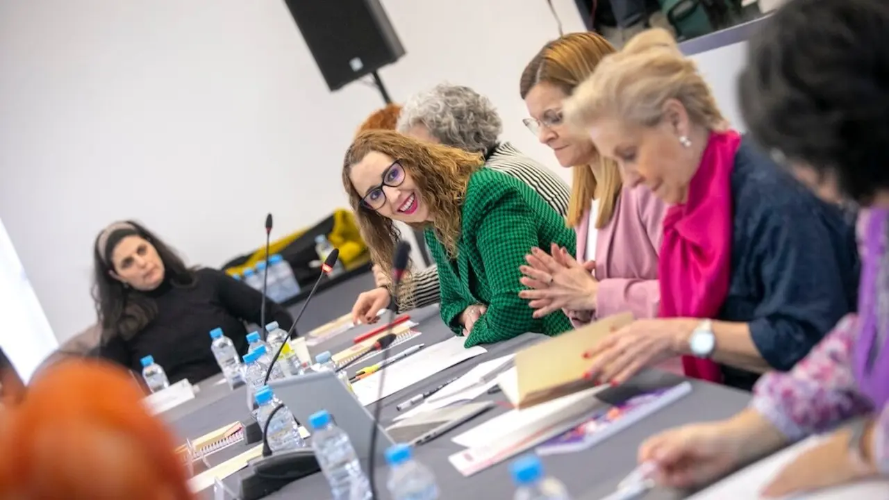 La consejera de Igualdad de Castilla-La Mancha, Sara Simón, ha presidido el Consejo Regional de la Mujer en la sede del Archivo Regional en Toledo