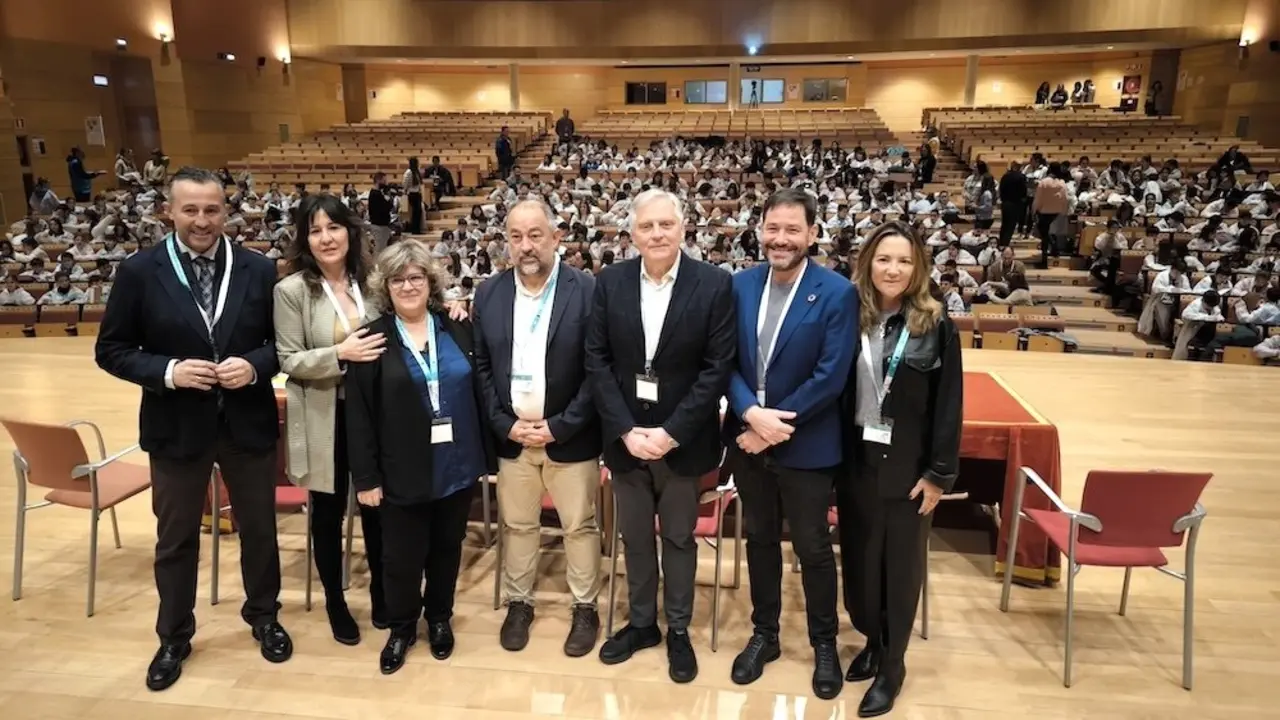 La UCLM implica a mil alumnos de la región a "vivir aventuras" con científicas