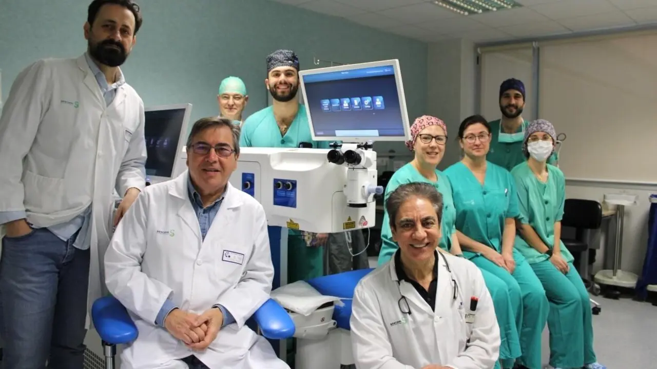 El Hospital Universitario Mancha Centro de Alcázar de San Juan (Ciudad Real) supera las 2.500 operaciones de cataratas utilizando un robot de última generación