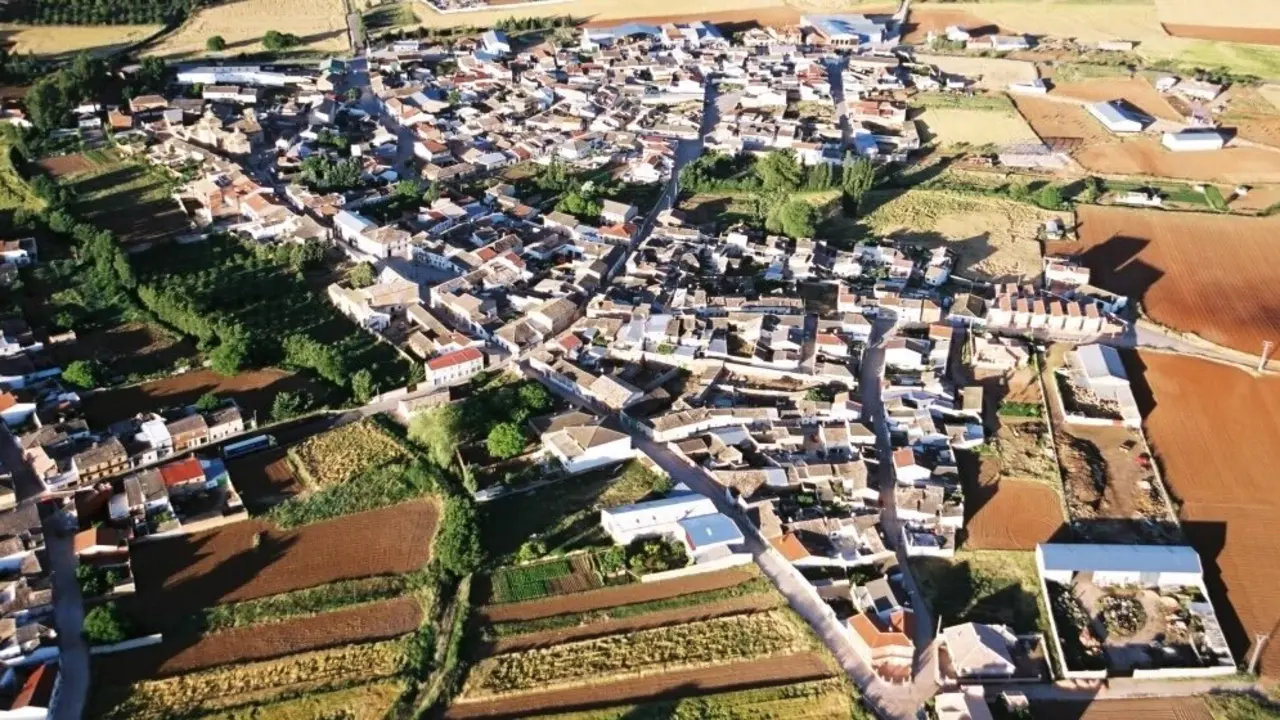 En la imagen de archivo vista panorámica de la localidad conquense de Buenache de Alarcón