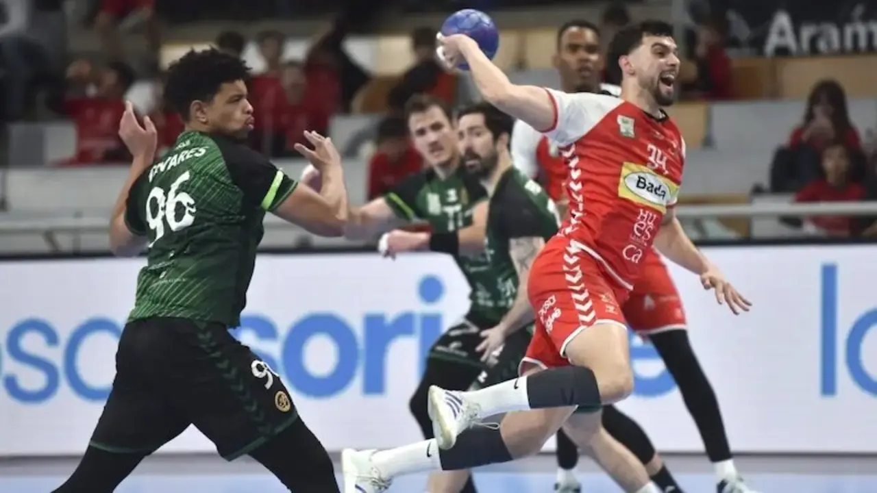 El Bada Huesca logra un triunfo para la esperanza ante el Rebi Cuenca (32-30) - Fotografía: Verónica Lacasa