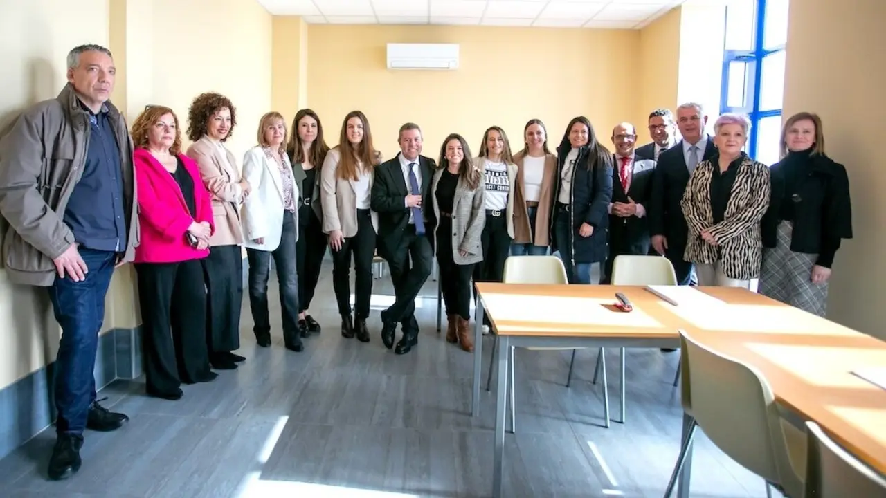 El presidente de Castilla-La Mancha, Emiliano García-Page, ha inaugurado en el Edificio Multiusos de Pioz (Guadalajara), el servicio Atención Temprana de la localidad