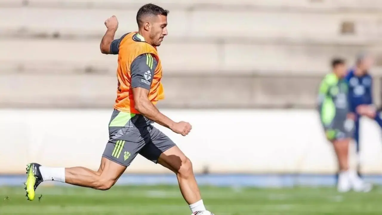 Álvaro Rodríguez, "contento" de volver a sentirse futbolista tras su lesión de tobillo