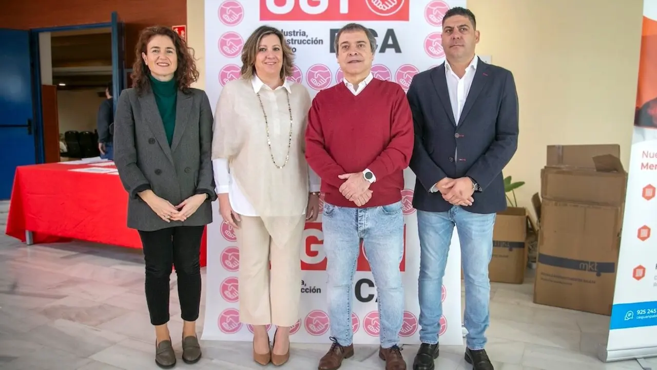 Raúl Alguacil (dcha), reelegido secretario general de la Federación de Industria de UGT Castilla-La Mancha con el 80% de los votos