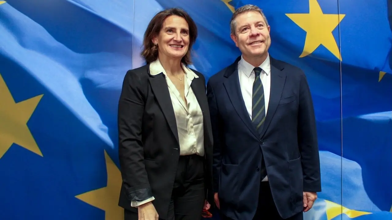 El presidente de Castilla-La Mancha, Emiliano García-Page, se reúne con la vicepresidenta ejecutiva de la Comisión Europea para una Transición Limpia, Justa y Competitiva, Teresa Ribera