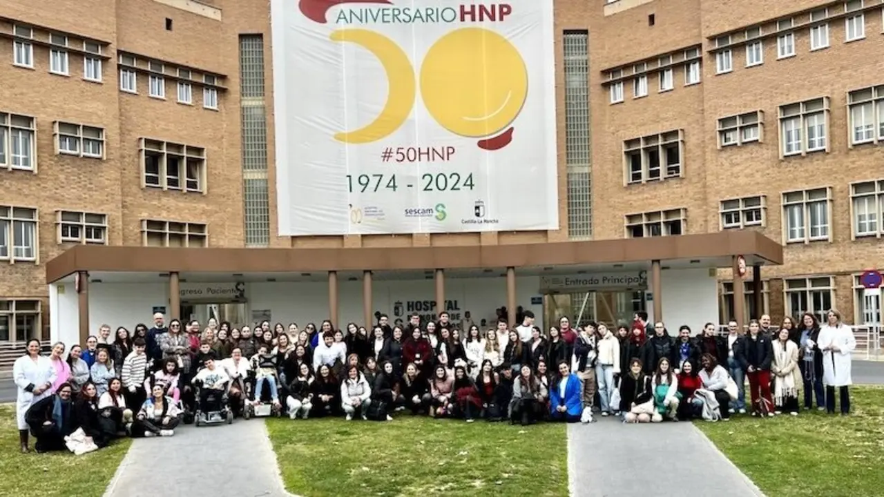 Estudiantes se forman en el Hospital de Parapléjicos sobre prevención y cuidados de la lesión medular