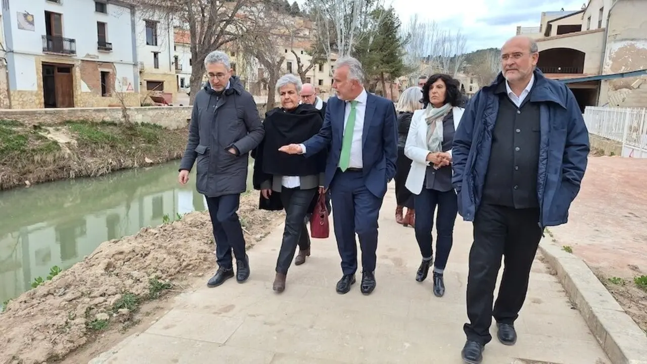 El ministro de Política Territorial y Memoria Democrática, Ángel Víctor Torres, en su visita a Mira (Cuenca)