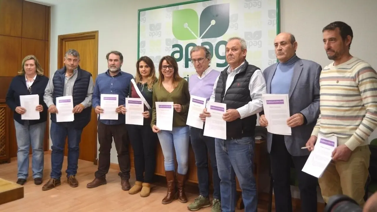 El 95% de pueblos de la comarca suscribe el Manifiesto por la Sierra Norte frente al lobo