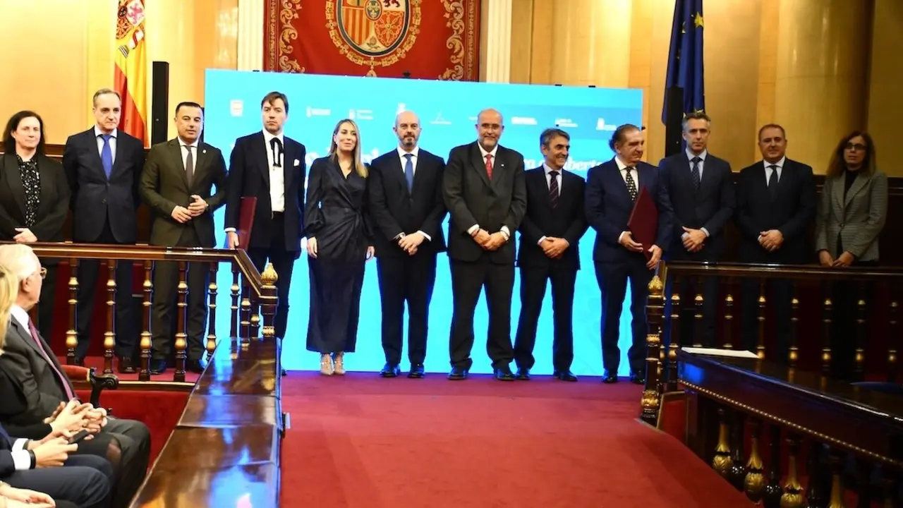 El Senado entrega el Premio Nacional de Tauromaquia entre críticas al ministro Urtasun