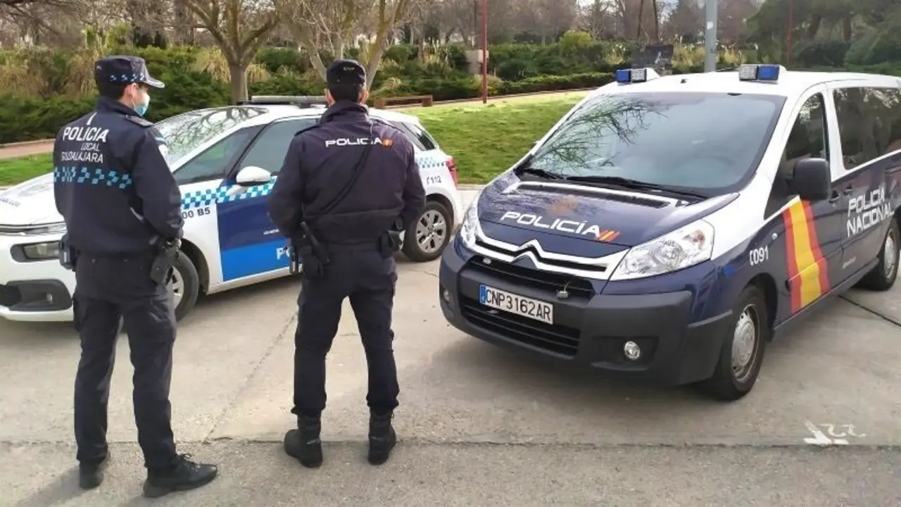Policía Nacional, agentes, Policía Local, patrullas, parque,