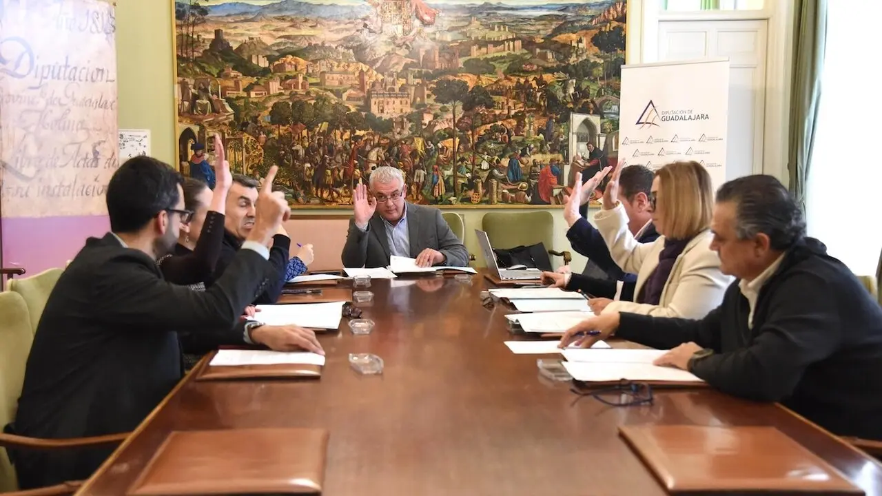 En la imagen un instante de la Junta de Gobierno de la Diputación Provincial de Guadalajara