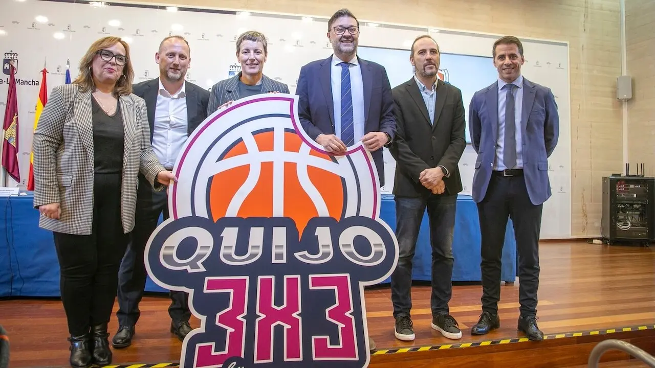 El consejero de Educación, Cultura y Deportes, Amador Pastor, ha asistido a la presentación del proyecto ‘Quijo 3X3’, en la sede de la Consejería en Toledo