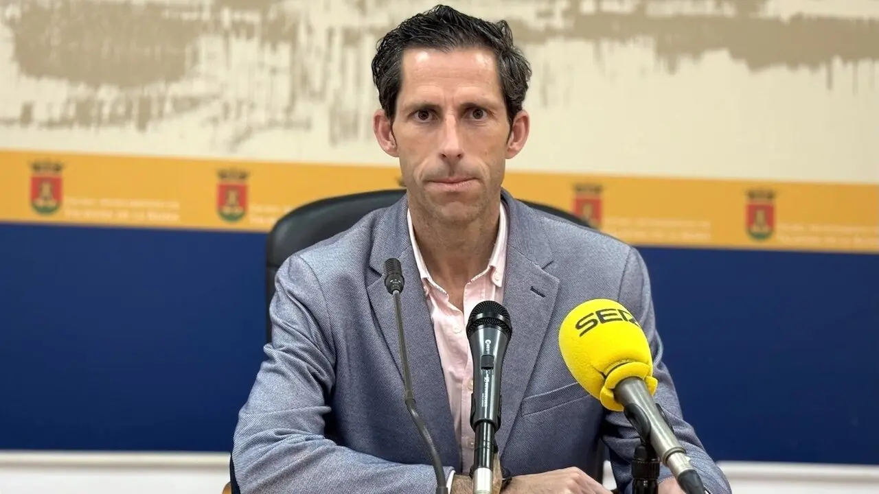 El concejal de Deportes del Ayuntamiento de Talavera de la Reina, Antonio Núñez, ha informado sobre la I Gala del Deporte
