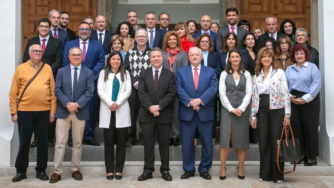 El presidente de Castilla-La Mancha, Emiliano García-Page, ha presentado, en el Palacio de Fuensalida de Toledo, el programa de Turismo Social 2025