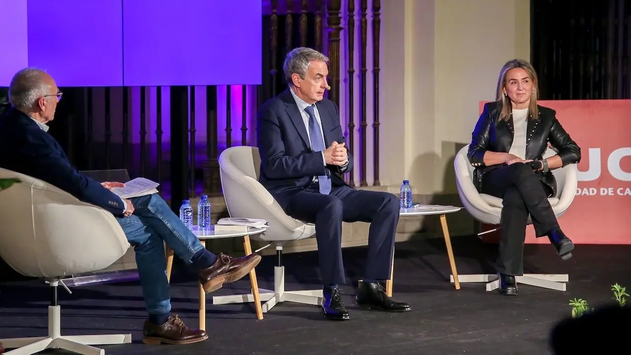 El expresidente del Gobierno, José Luis Rodríguez Zapatero, durante la charla que ha ofrecido en Toledo dentro de los actos organizados por la Delegación del Gobierno en Castilla-La Mancha para conmemorar el Día Internacional de las Mujeres (8M)