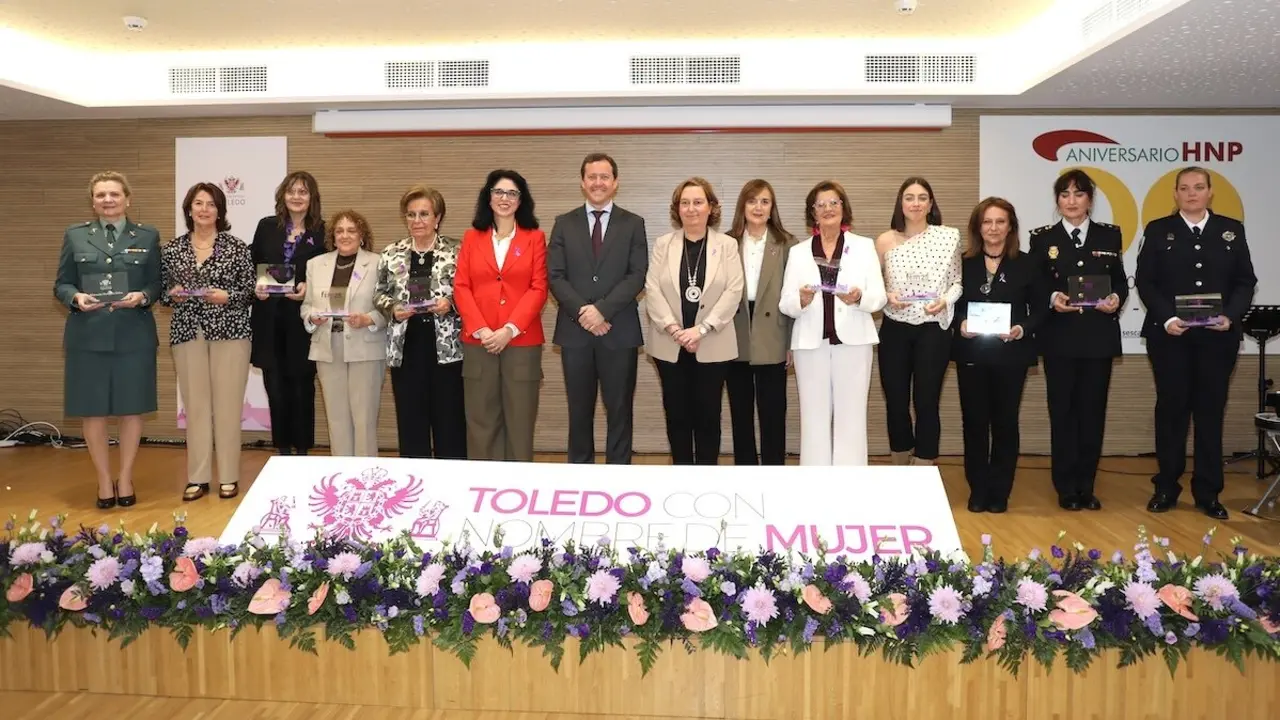 Toledo reconoce a diez mujeres por ser "ejemplo de valentía y por romper barreras"