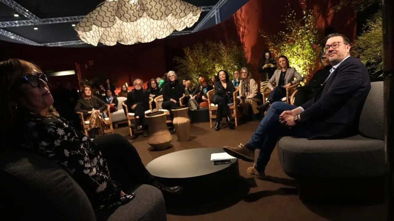 El consejero de Educación, Cultura y Deportes, Amador Pastor, visita en Madrid la Feria de Arte Contemporáneo ARCO