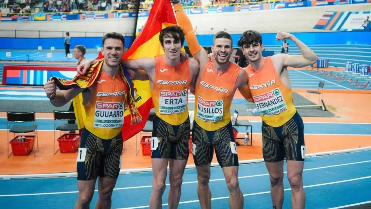 España se desquita y se cuelga una brillante plata en el 4x400 masculino