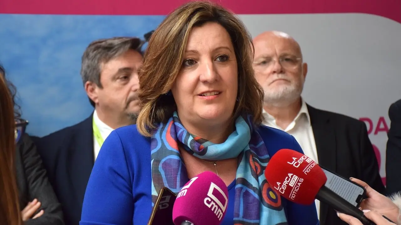 La consejera de Economía, Empresas y Empleo de Castilla-La Mancha, Patricia Franco, atendiendo a los medios de comunicación este martes en Albacete