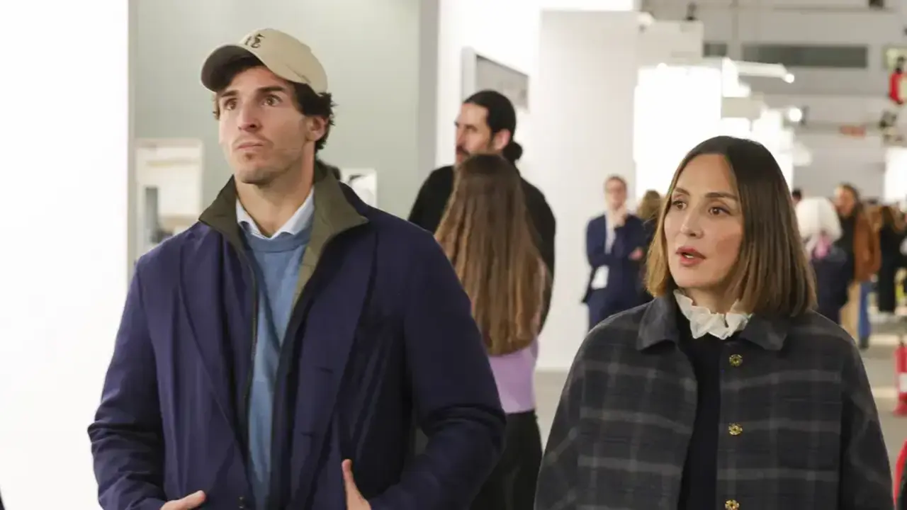 En la imagen de archivo Iñigo Onieva junto a Tamara Falcó en su visita a la feria ARCO