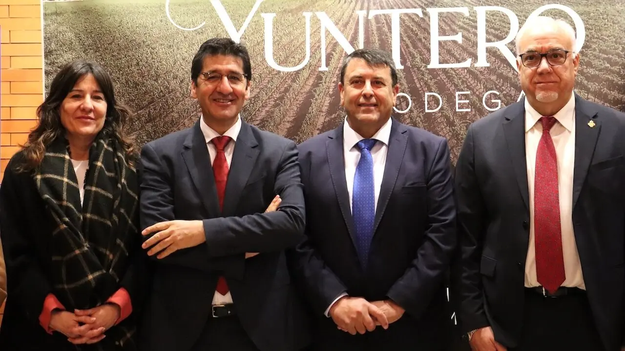 El vicepresidente segundo del Gobierno de Castilla-La Mancha, José Manuel Caballero, ha inaugurado la I Jornada Técnica de la Viña de la cooperativa ‘Jesús del Perdón’ de Manzanares (Ciudad Real) en el Gran Teatro de la localidad