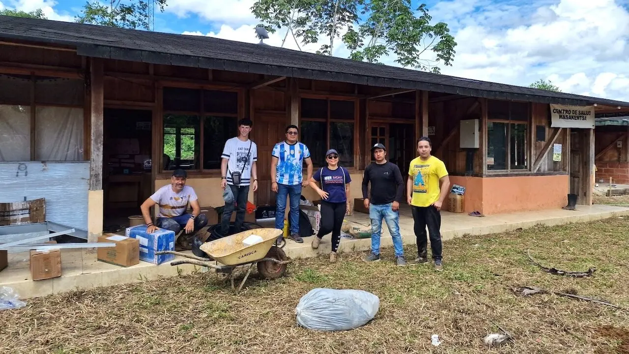 La UCLM colabora en un proyecto de instalación de paneles solares en la selva ecuatoriana