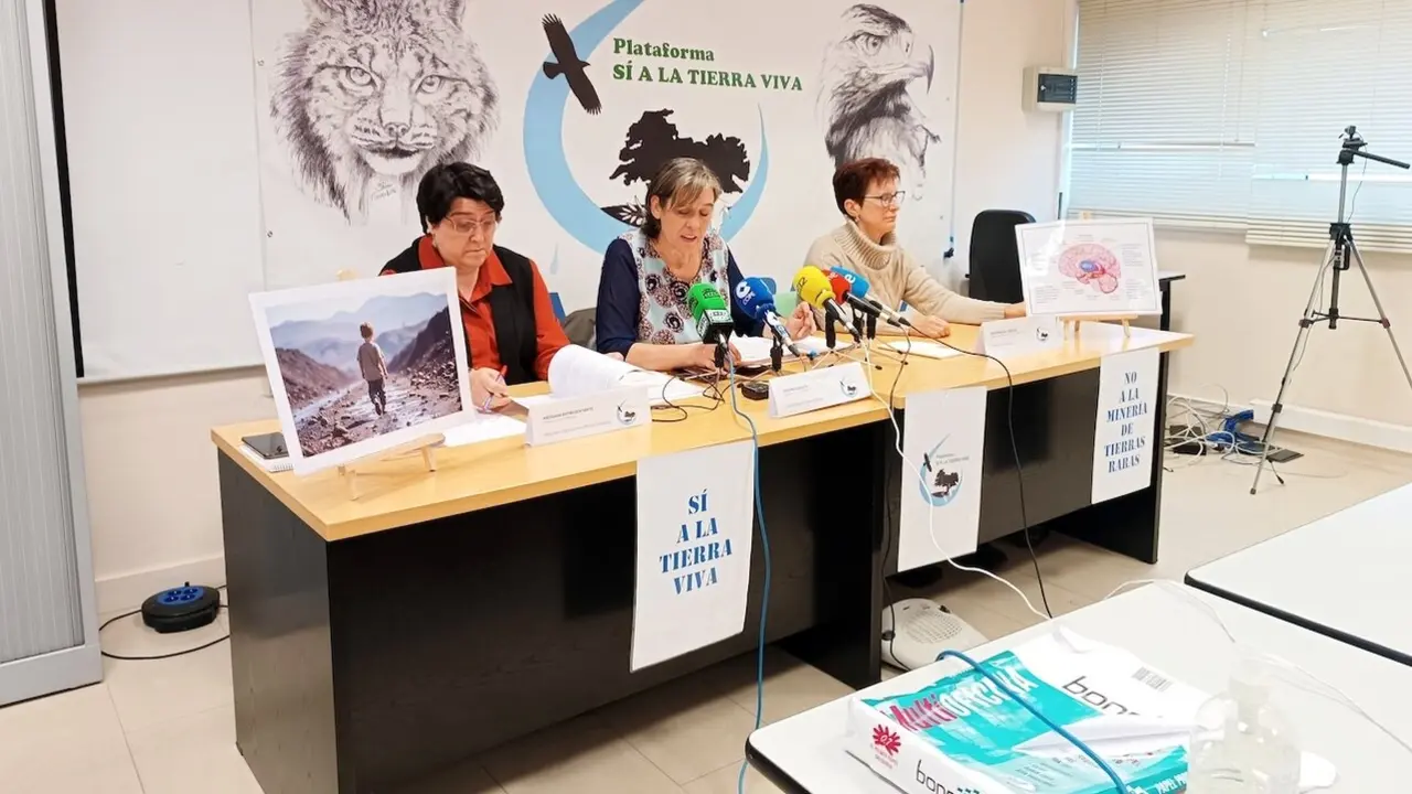 La Plataforma 'Sí a la Tierra Viva' ha presentado un informe científico sobre el impacto negativo de la minería de tierras raras