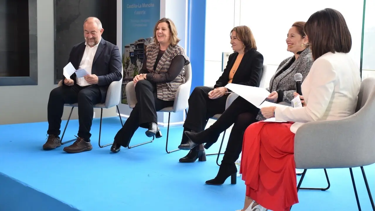 La consejera de Economía, Empresas y Empleo, Patricia Franco, ha participado en una mesa redonda sobre retos y desafíos de la nueva empleabilidad en el marco de la jornada ‘Tecnología: clave para la empleabilidad’ de Telefónica en Cuenca