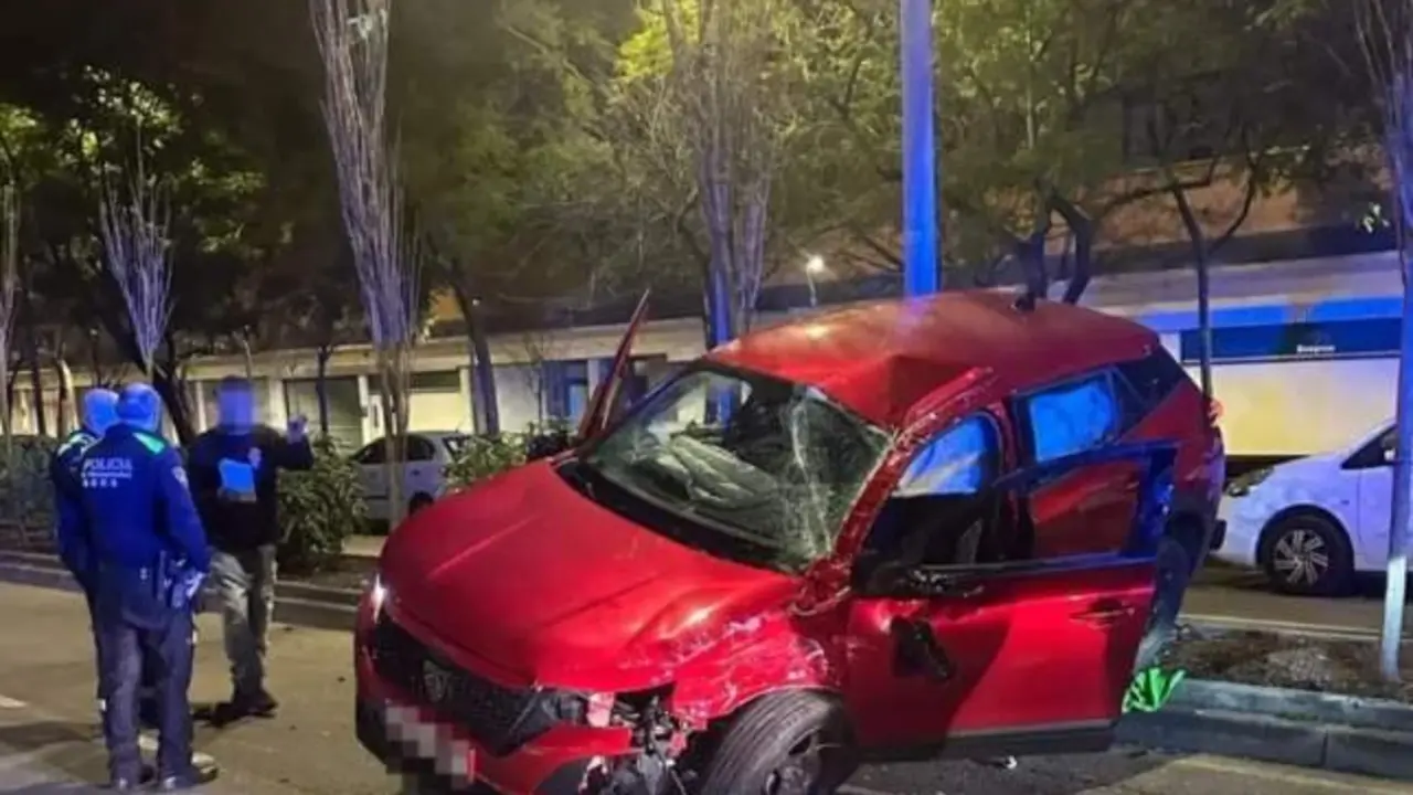 Coge el coche drogado y ebrio y provoca un accidente con varios heridos críticos
