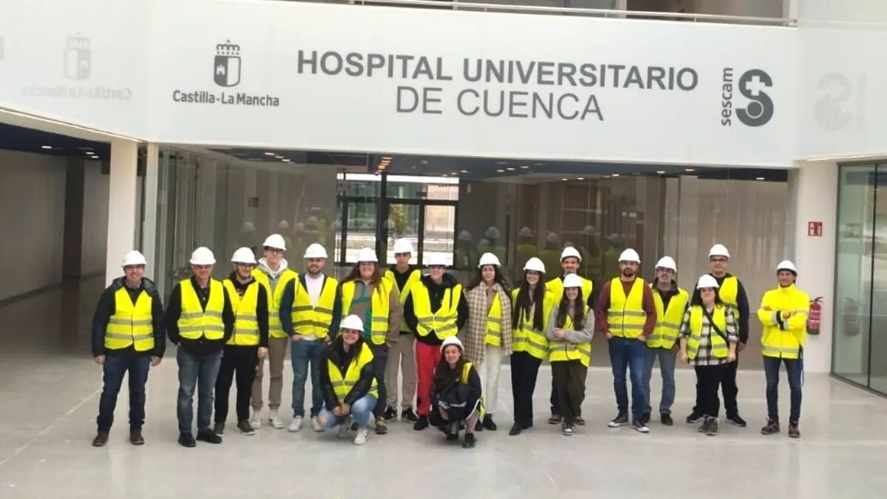 Alumnos de FP conocen el nuevo Hospital Universitario de Cuenca y sus equipos