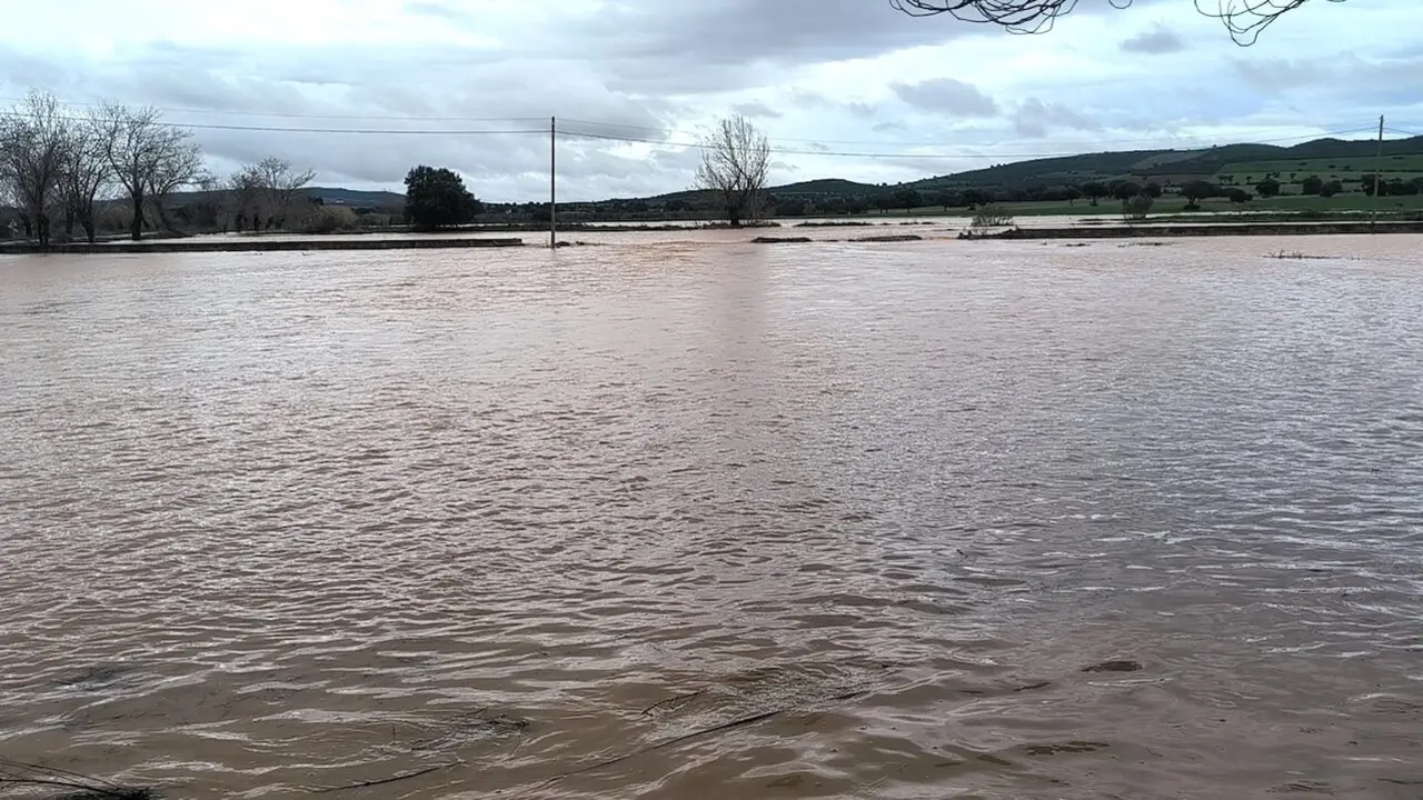Cortada la carretera CR5226, entre Bazán y Mudela, por la crecida de una rambla