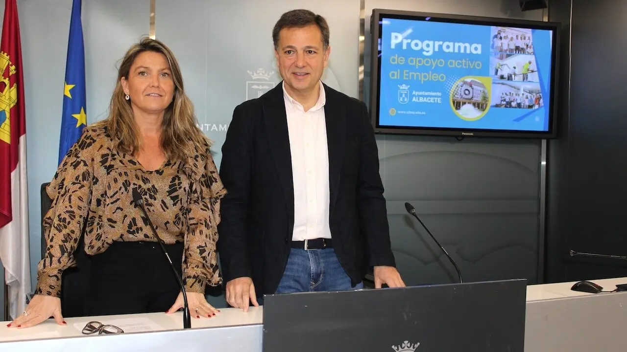 El alcalde de Albacete, Manuel Serrano, en la presentación del programa de Apoyo Activo al Empleo