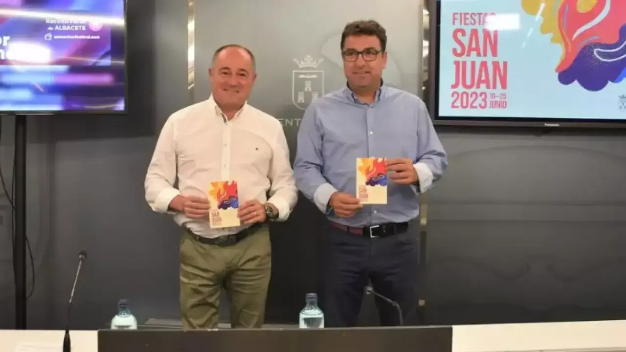 Emilio Sáez (i) y Modesto Belinchón (d), durante su etapa como alcalde y concejal de Deportes de Albacete, respectivamente