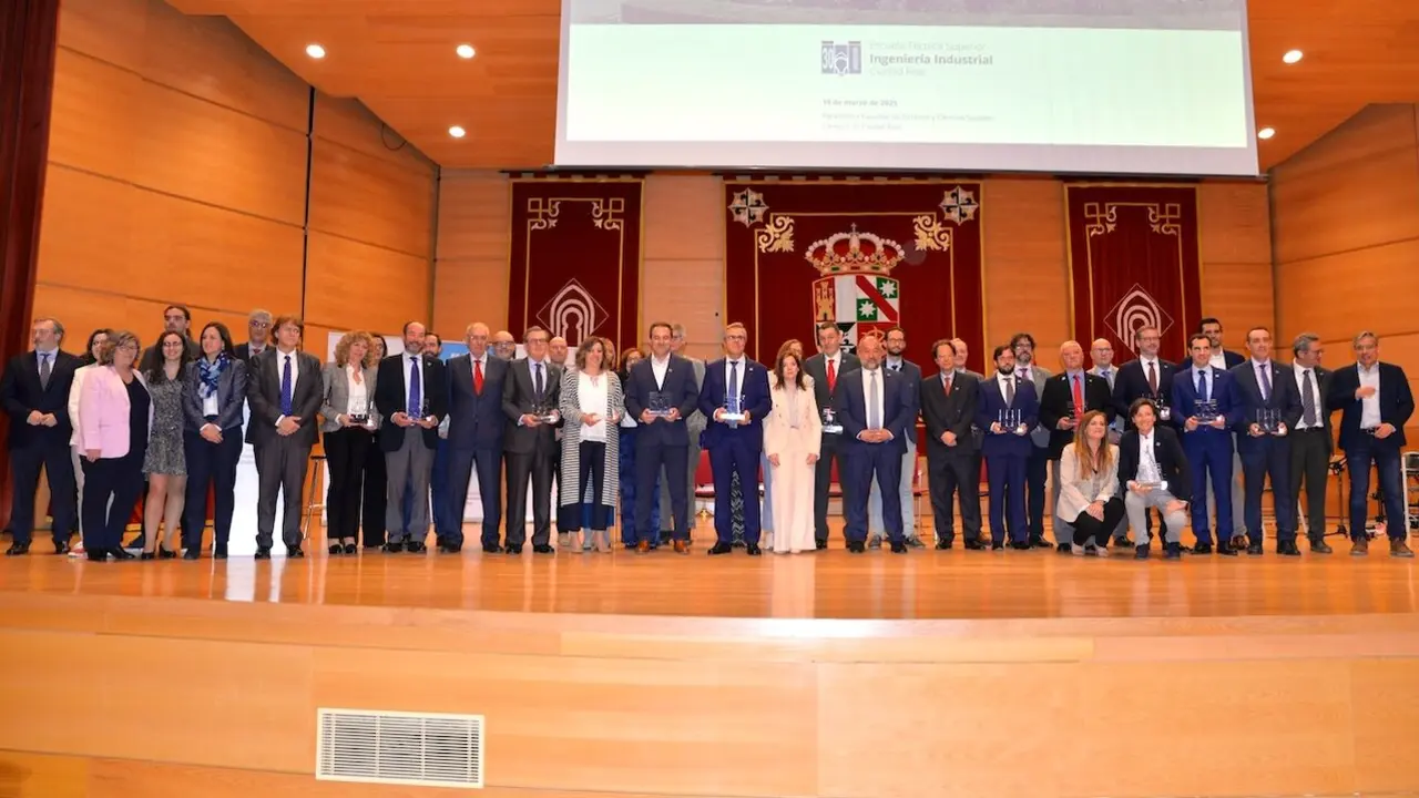 La UCLM ha formado a más de 1.800 ingenieros en los 30 años de su Escuela Superior