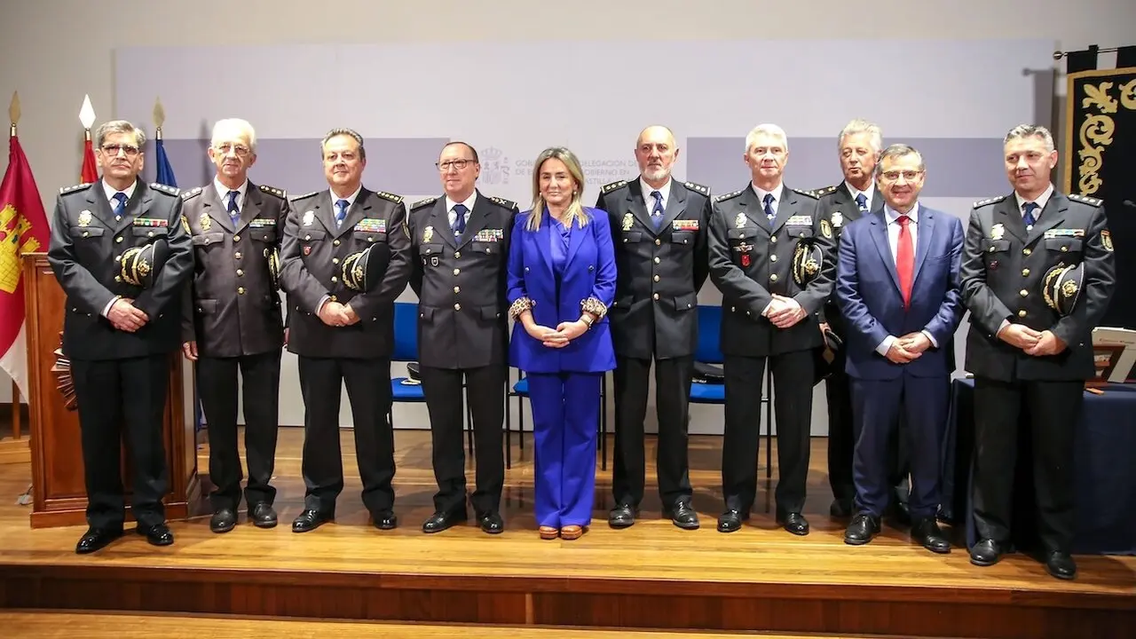 La sede provisional de la Delegación del Gobierno en Castilla-La Mancha ha sido escenario de la toma oficial de posesión del cargo como comisario provincial de la Policía Nacional en Toledo de Manuel Domínguez Corcobado