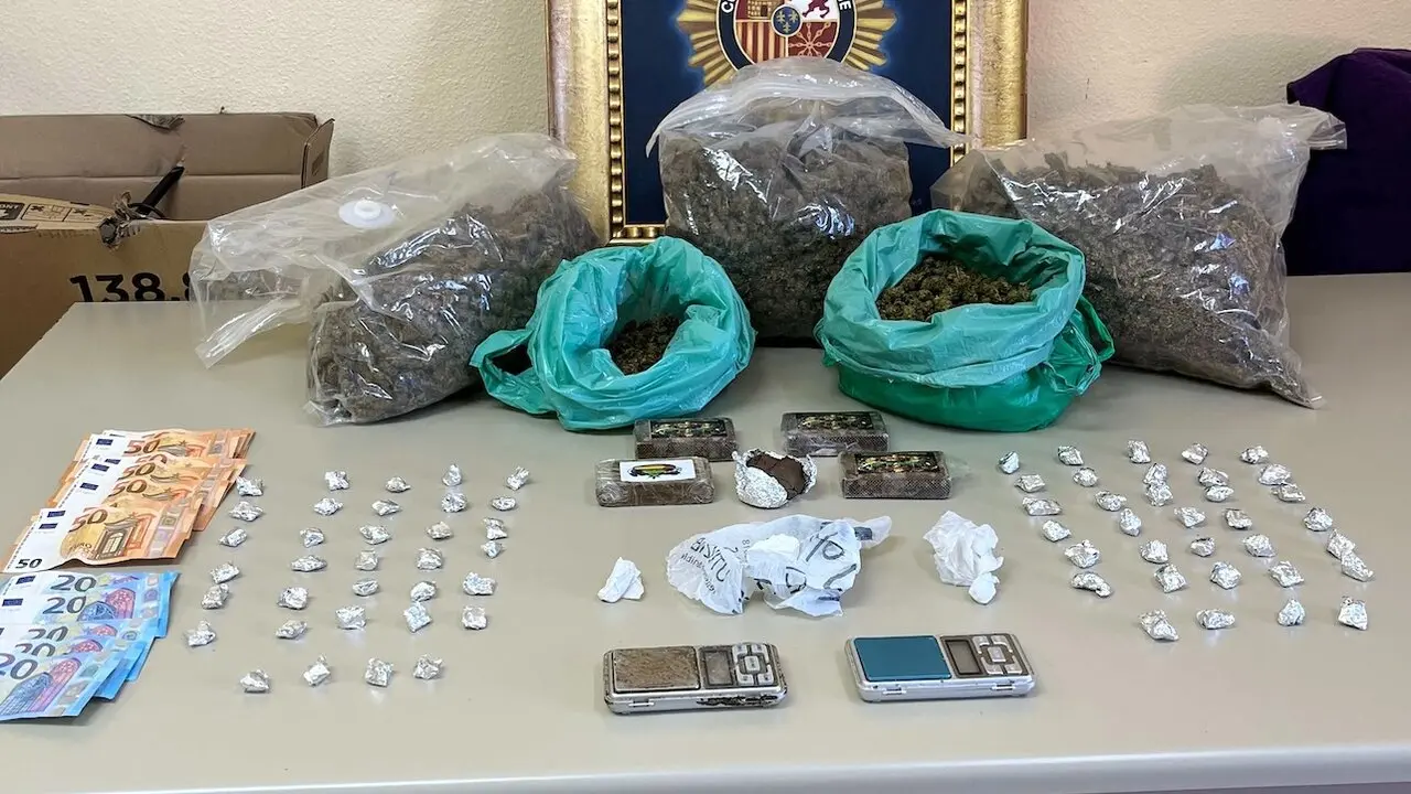 Detenidos dos narcotraficantes que operaban desde un piso en Toledo y vendían a menores