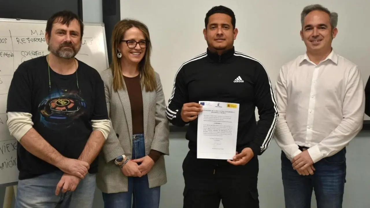 La Junta apoya la ganadería extensiva con recursos económicos y la Escuela de Pastores