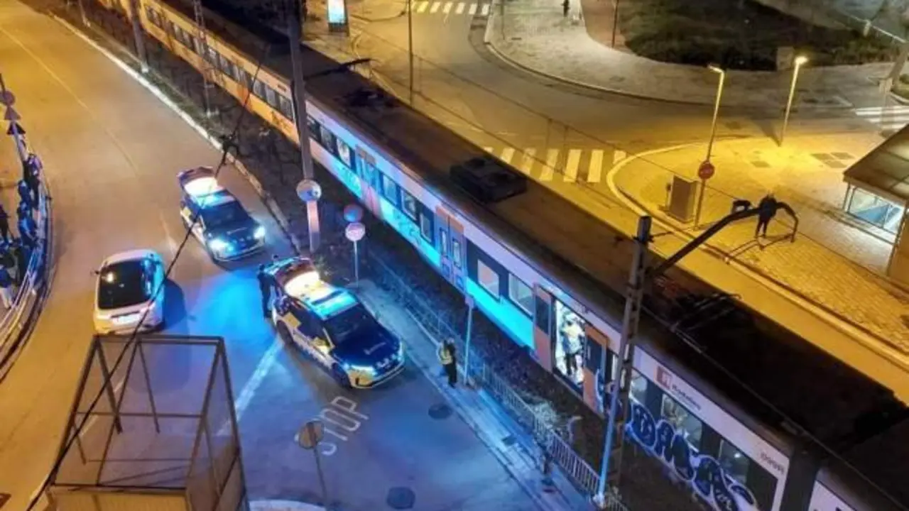 Muere un hombre arrollado por un tren en extrañas circunstancias en un paso a nivel