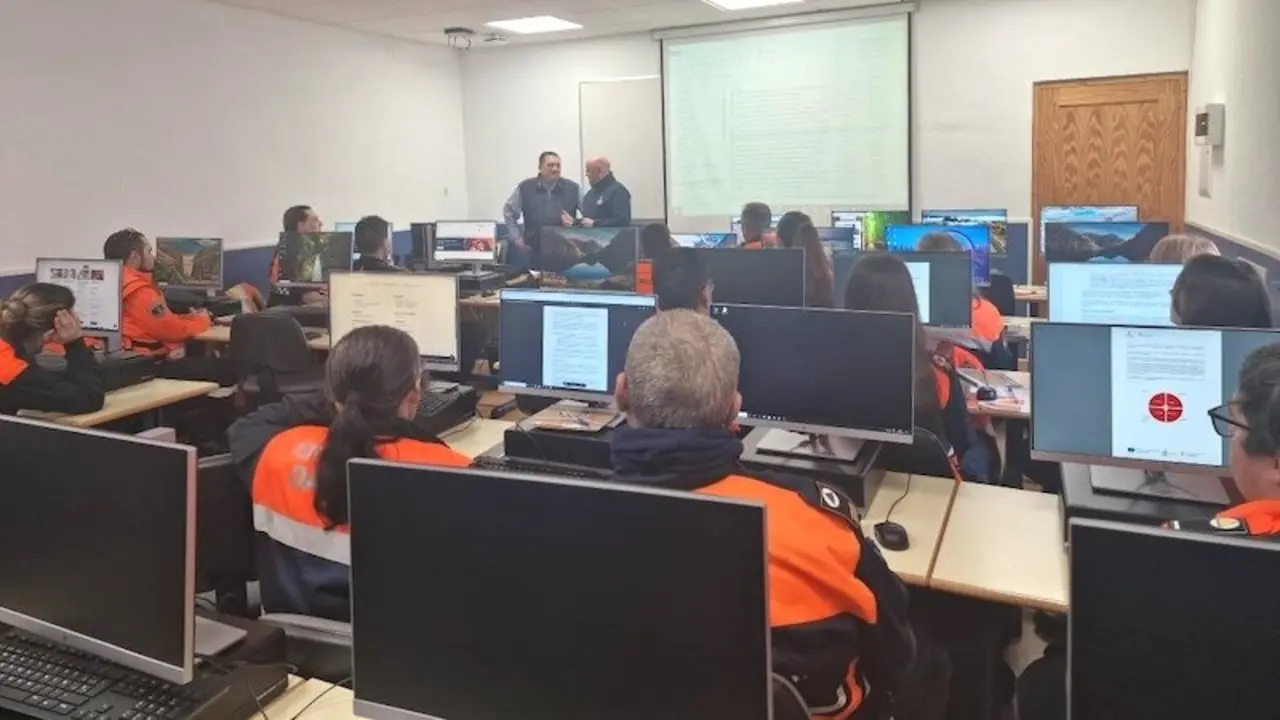Voluntarios de Protección Civil de Castilla-La Mancha se forman en prevención del ciberacoso