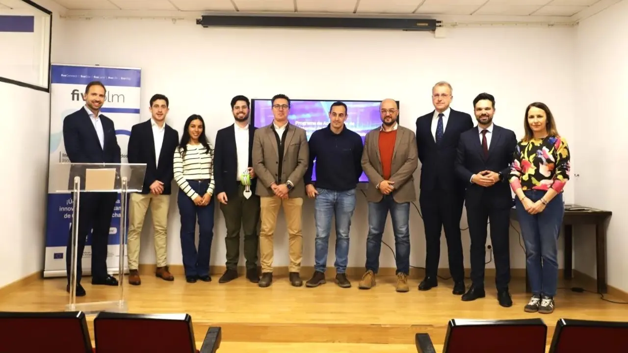 El director general de Digitalización e Inteligencia Artificial, Juan Pedro de Ruz, durante la visita que ha realizado al centro de innovación de la provincia de Albacete, concretamente en la localidad de Tarazona de la Mancha