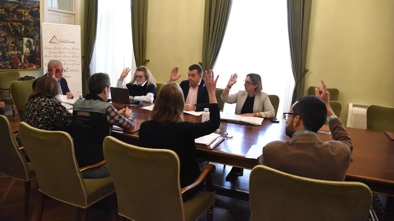 En la imagen un instante de la reunión de la Junta de Gobierno de la Diputación de Guadalajara
