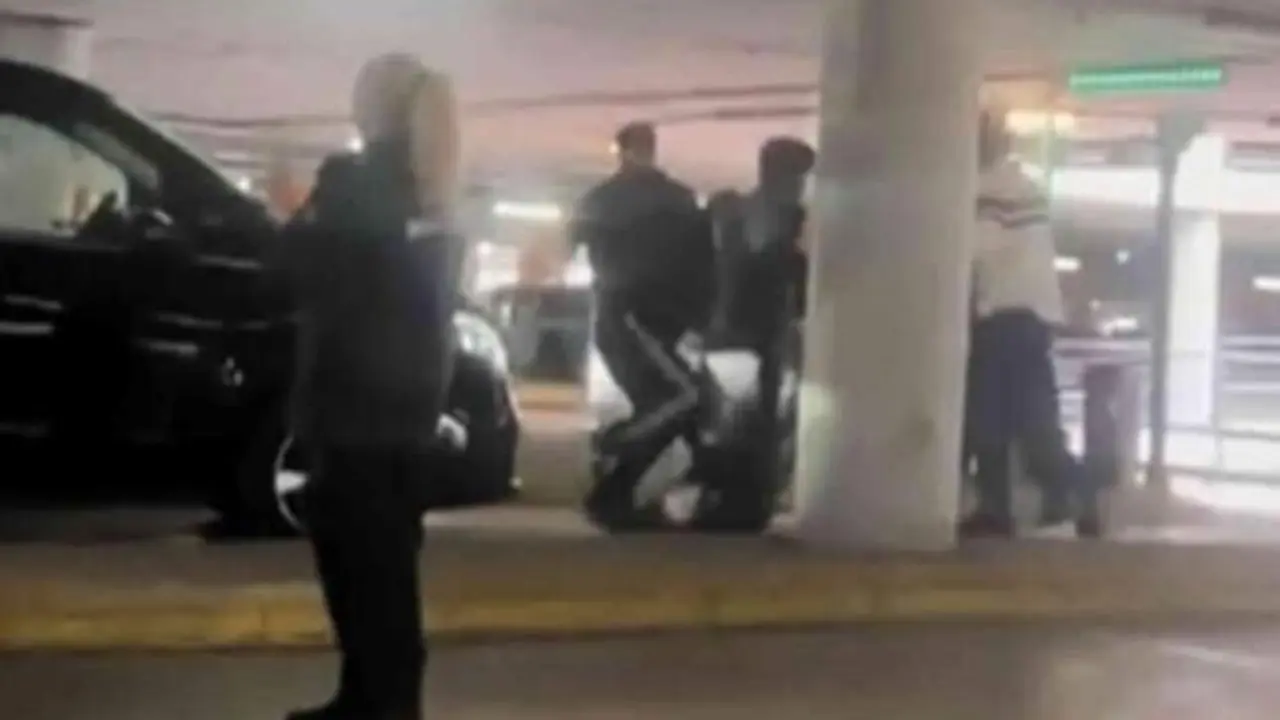 VIDEO. Una discusión acaba con taxistas apaleados por un grupo de conductores VTC