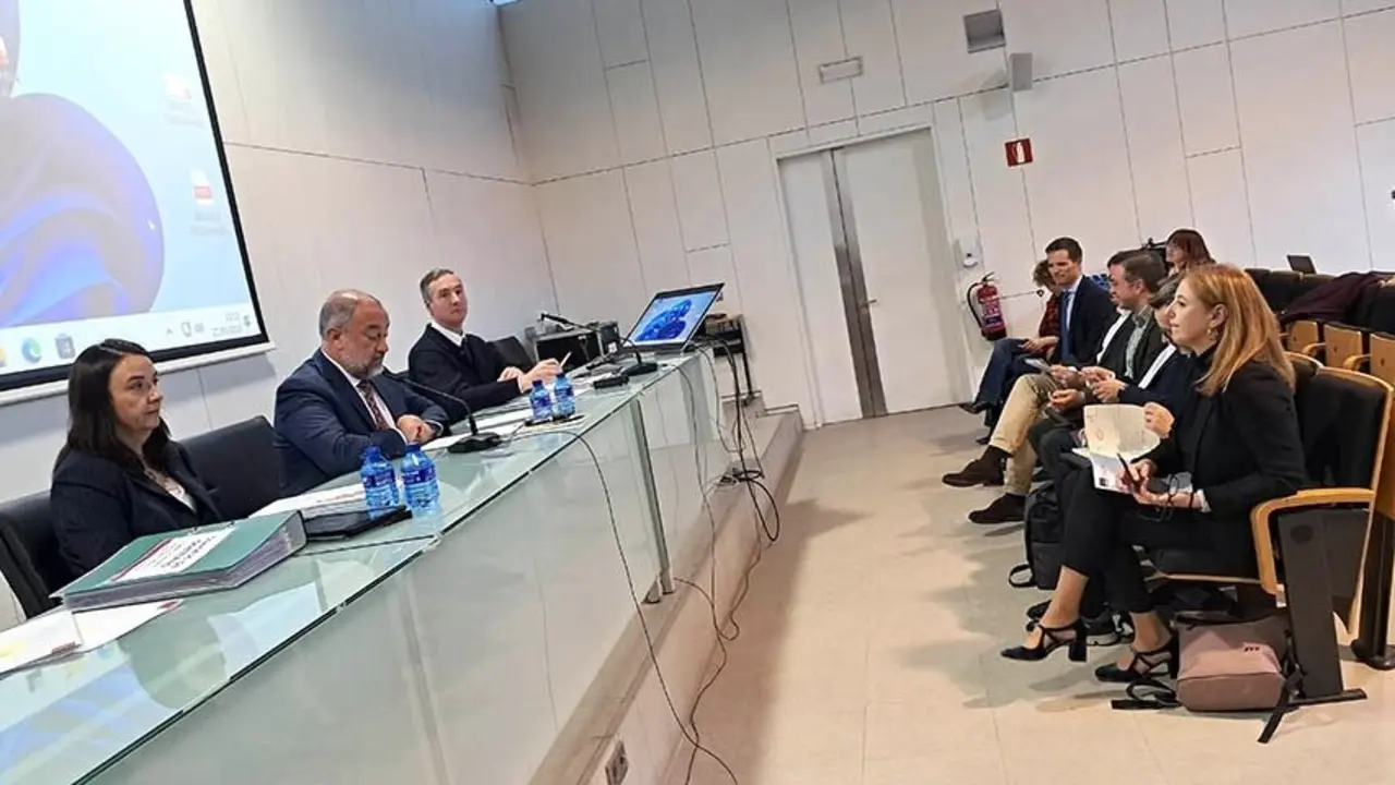En la imagen un instante de la reunión del Consejo de Gobierno de la Universidad de Castilla-La Mancha (UCLM)