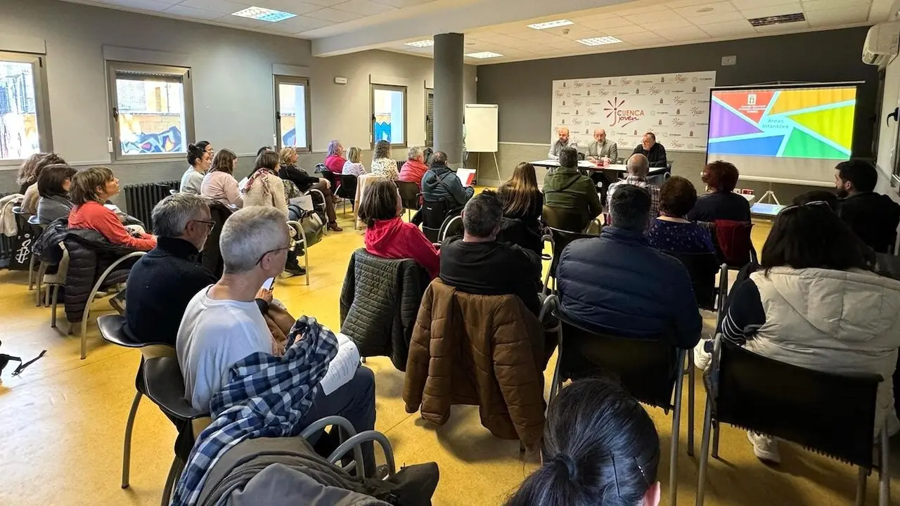 El Consejo Municipal de Entidades Ciudadanas de Cuenca avala el borrador del Reglamento contra el botellón