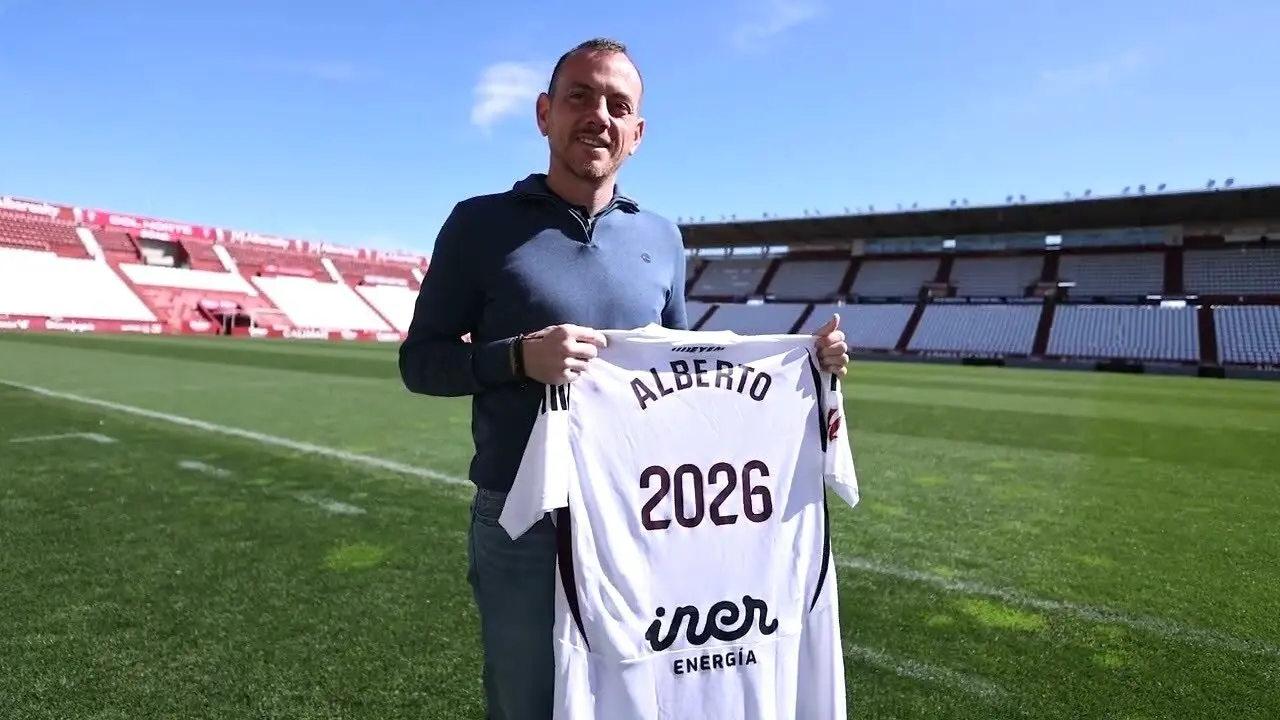 El Albacete renueva a su entrenador, Alberto González, por otra temporada más