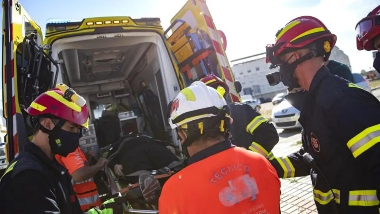 ambulancia, accidente de tráfico, bomberos, víctima, asesinato, crimen, choque, colisión, trabajador, accidente laboral, reyerta, incendio, fuego, rescate,&nbsp;