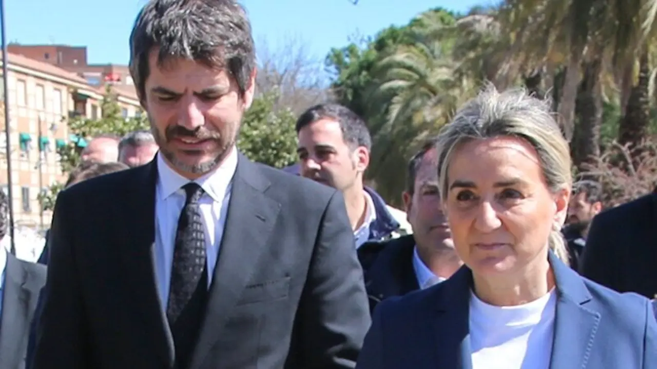 El ministro de Cultura, Ernest Urtasun, junto a la delegada del Gobierno en Castilla-La Mancha, Milagros Tolón, esta semana en Talavera de la Reina (Toledo)