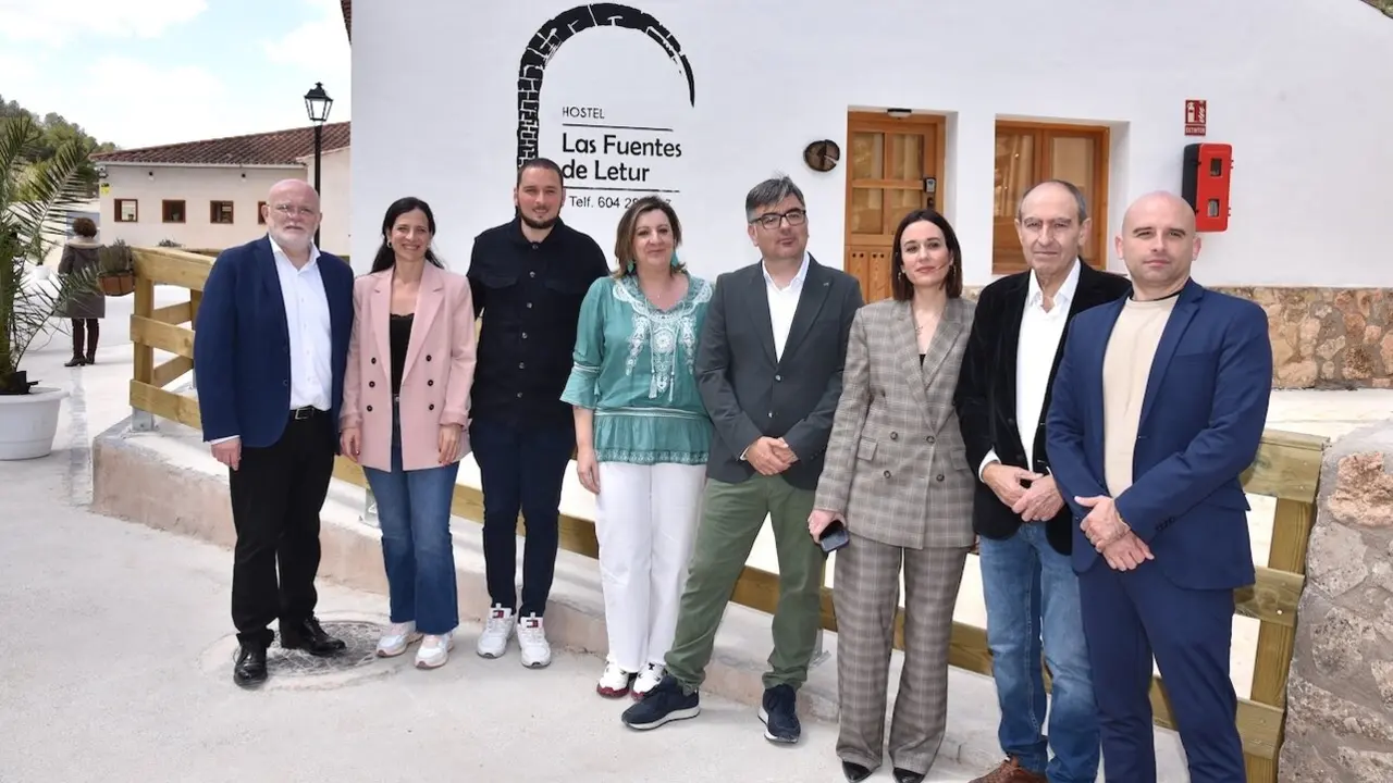 La consejera de Economía, Empresas y Empleo, Patricia Franco, ha inaugurado el Camping ‘Las Fuentes’ de Letur (Albacete)
