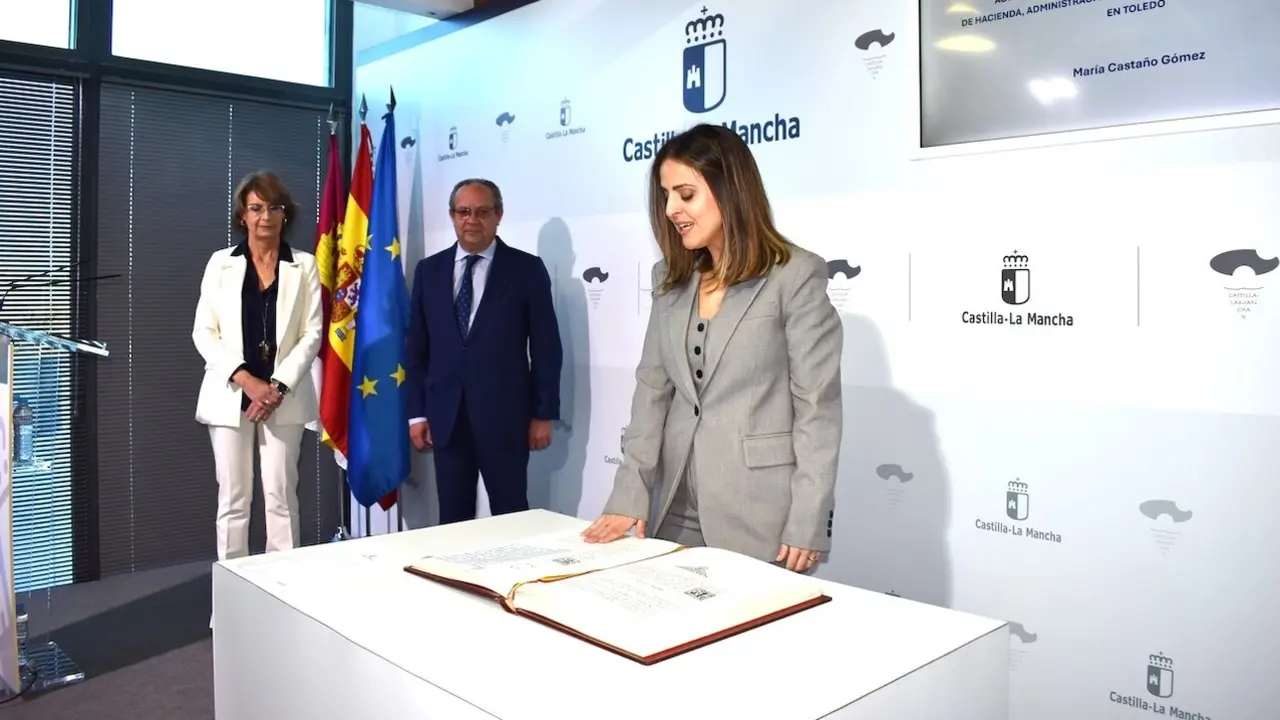 María Castaño toma posesión como nueva delegada provincial de Hacienda en Toledo